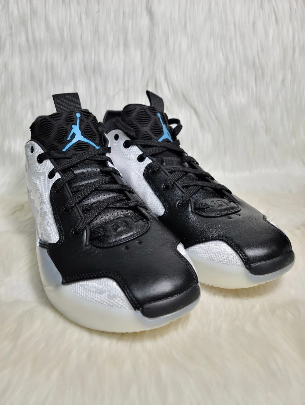 Nike Jordan 39 Croix White Black Blue Men 9.5 NEW